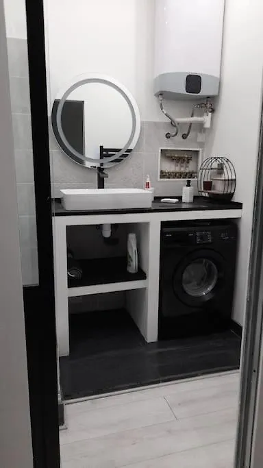 T2 Appartement Lumineux A La Joliette Marseille France