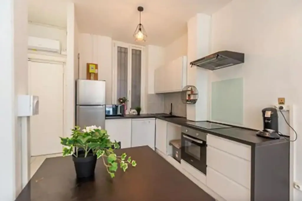 T2 Appartement Lumineux A La Joliette Marseille 0*,  France
